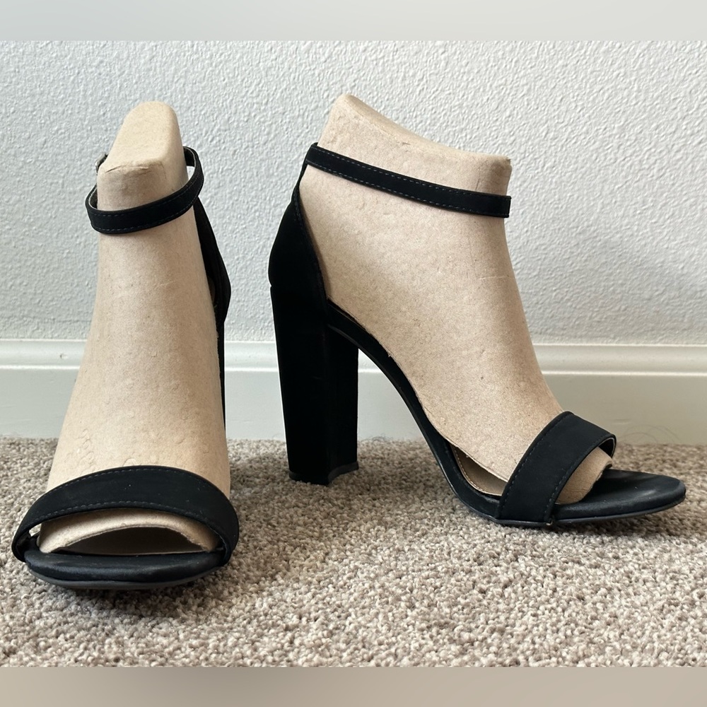 Charlotte Russe. Black velvet material. Size 9